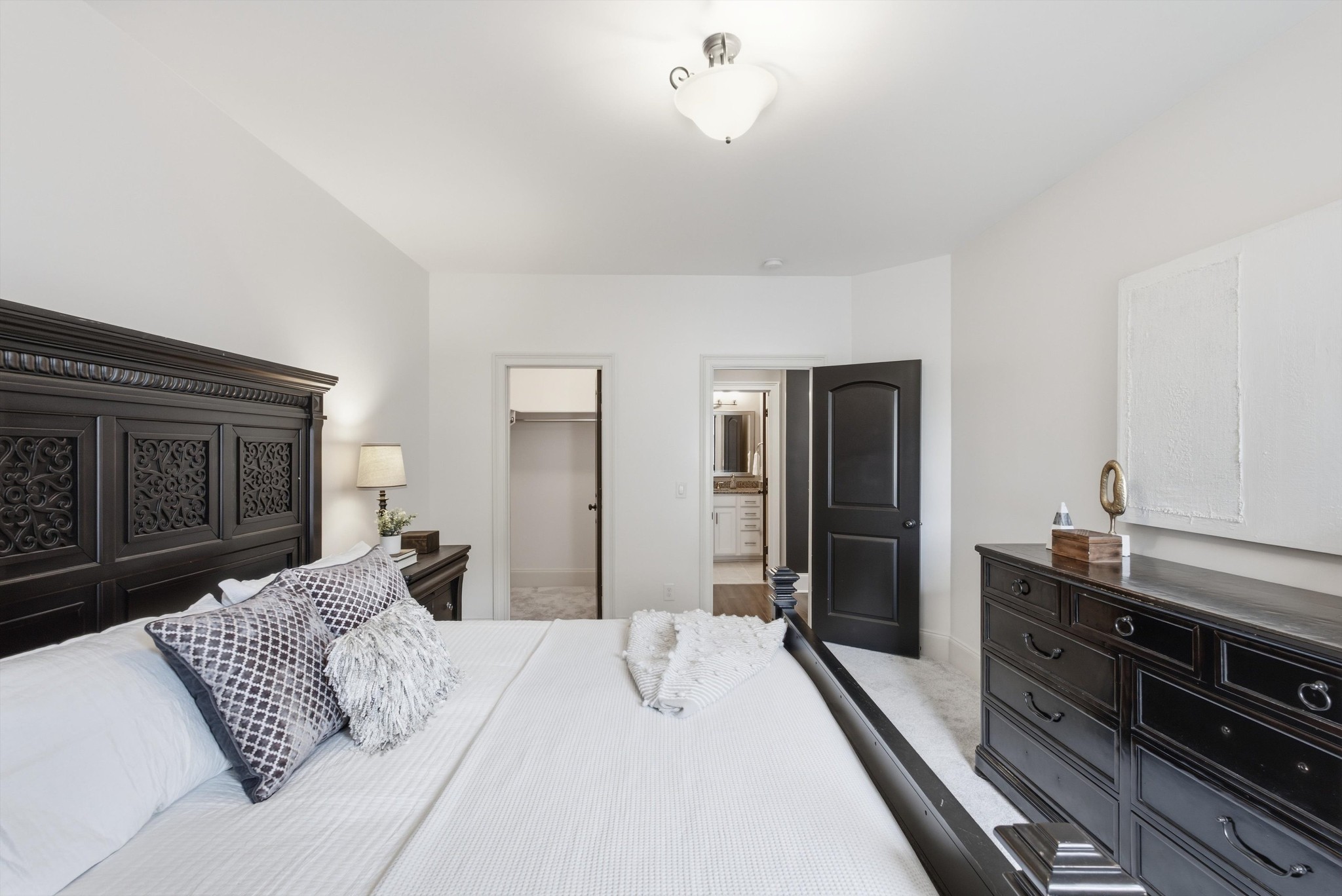 2230 Georgian Cir