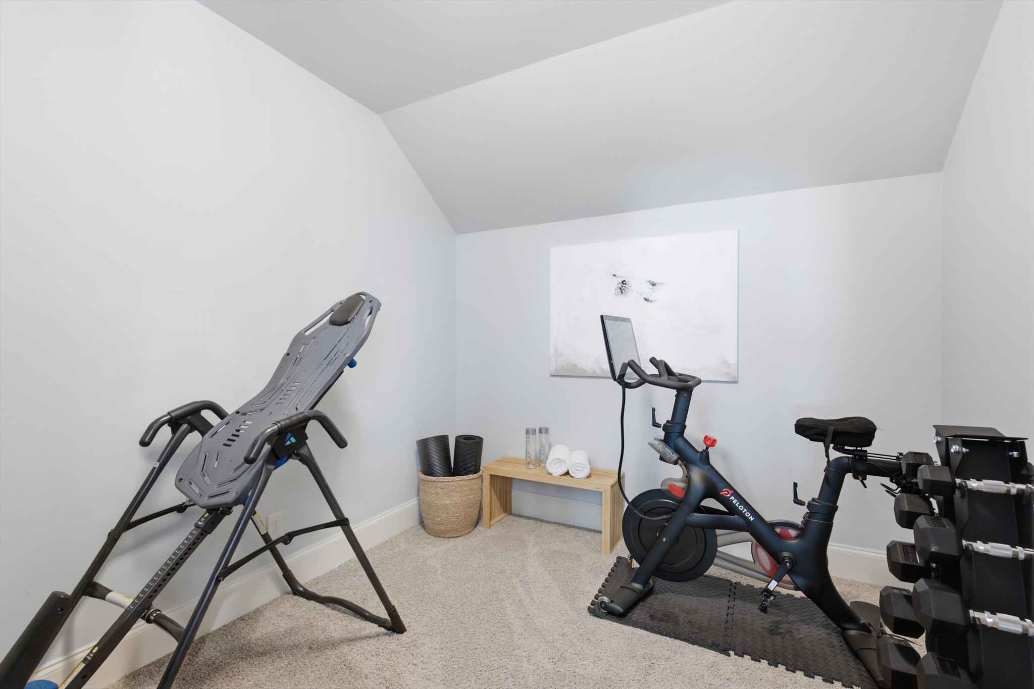 2230 Georgian Cir