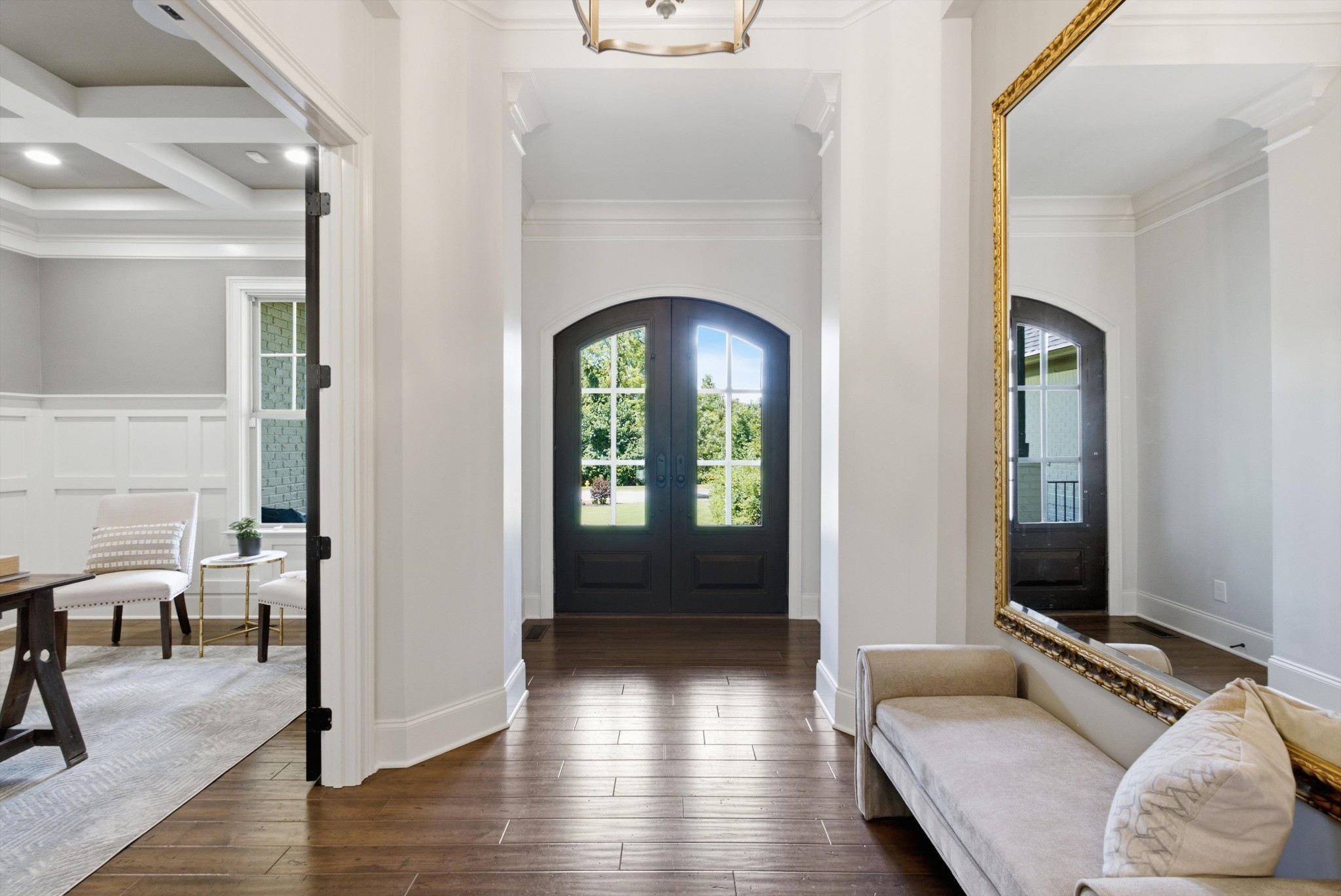 2230 Georgian Cir