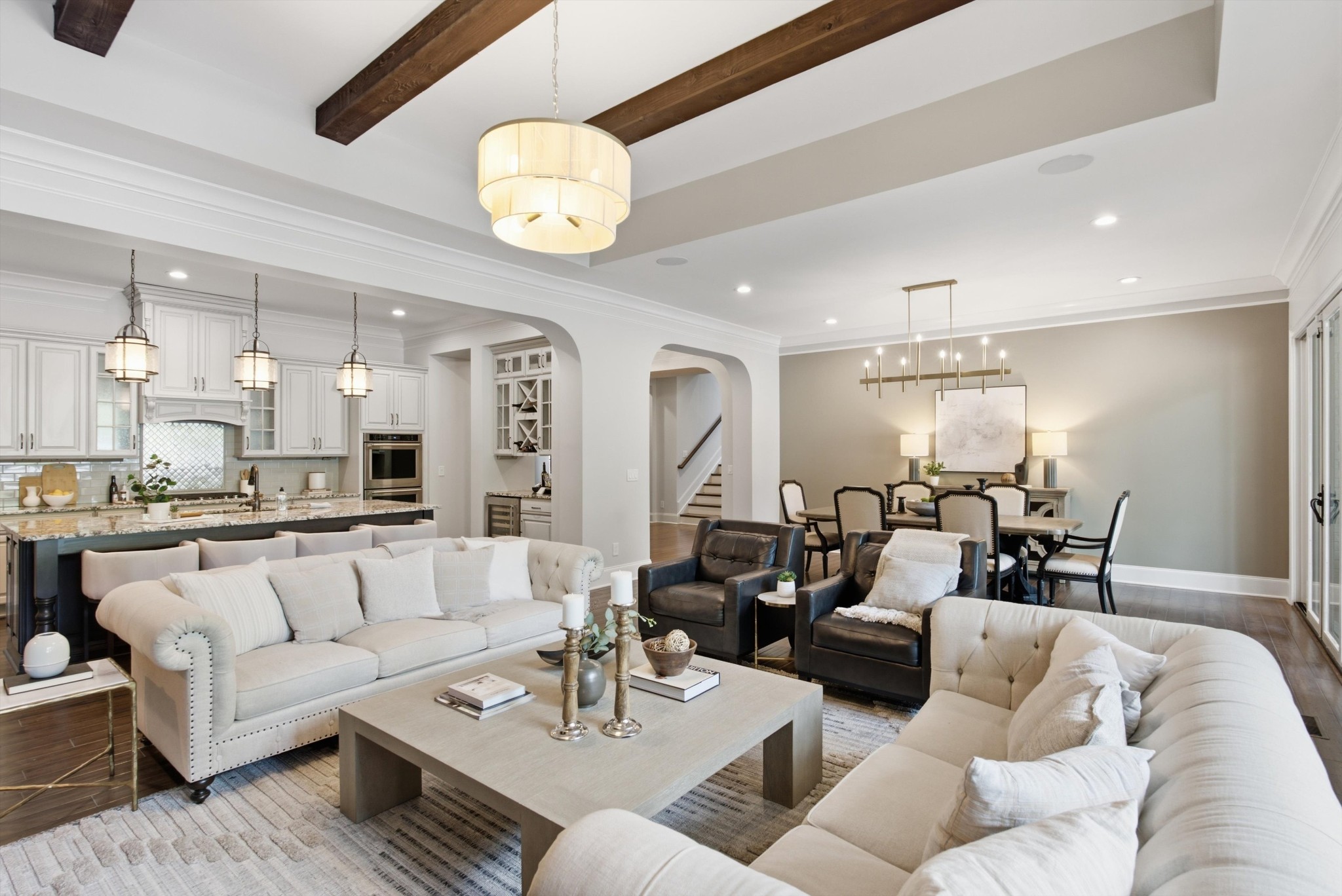 2230 Georgian Cir