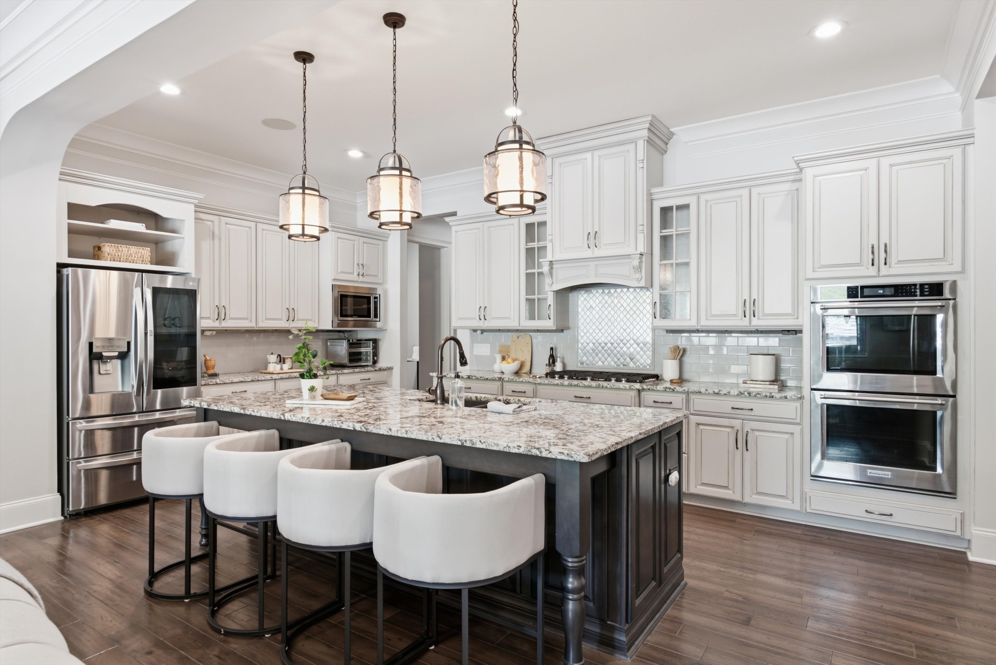 2230 Georgian Cir