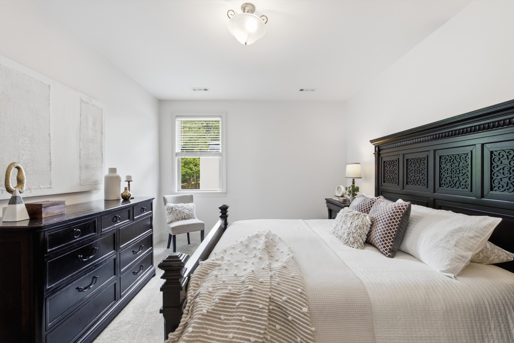 2230 Georgian Cir