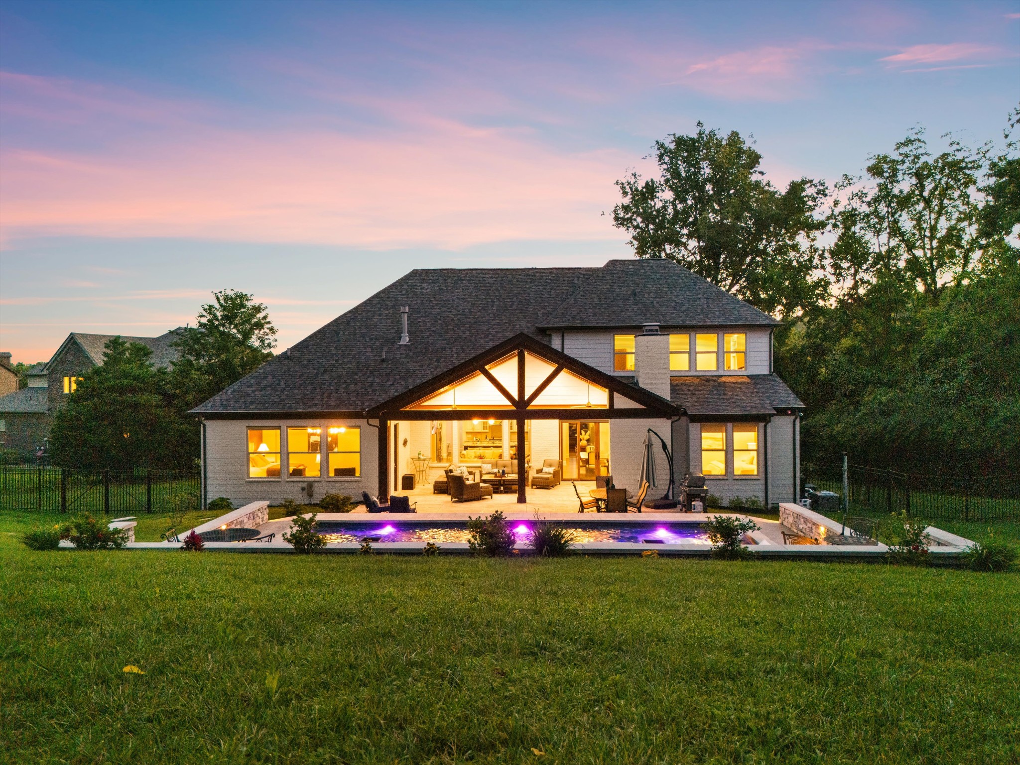2230 Georgian Cir