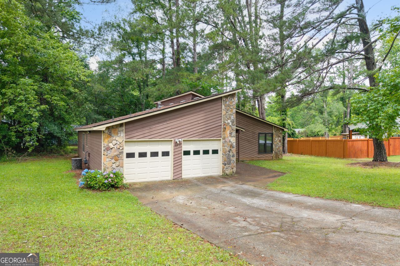 9383 Woodknoll Way