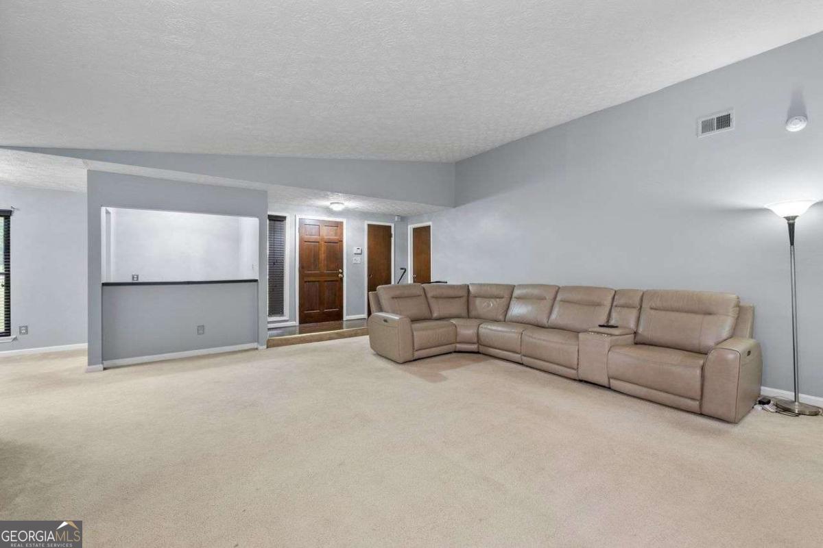 9383 Woodknoll Way