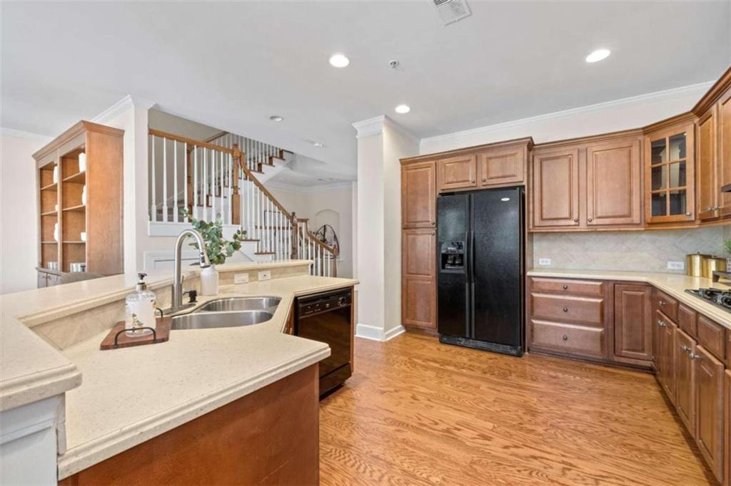 1275 W Spring Street