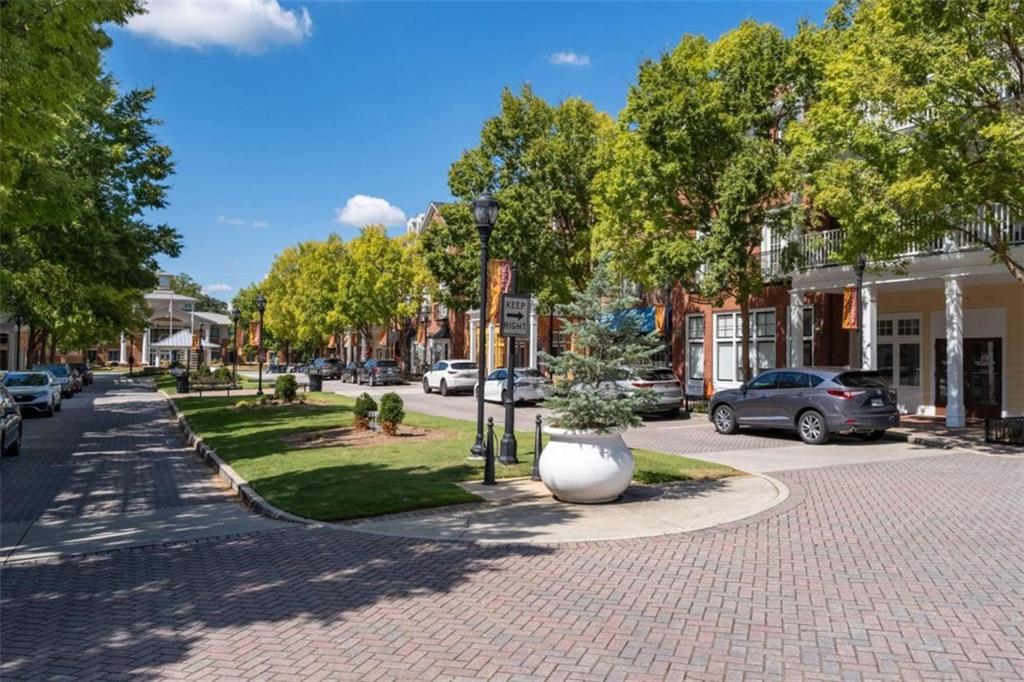 1275 W Spring Street