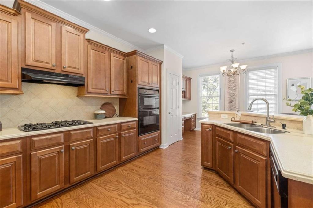 1275 W Spring Street