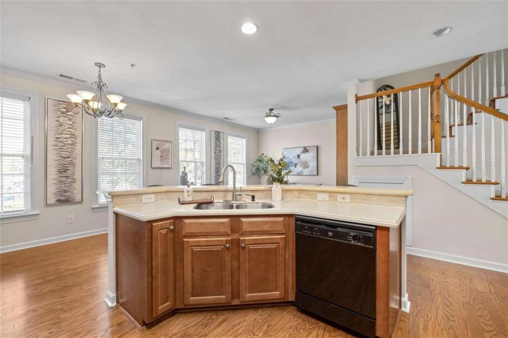 1275 W Spring Street