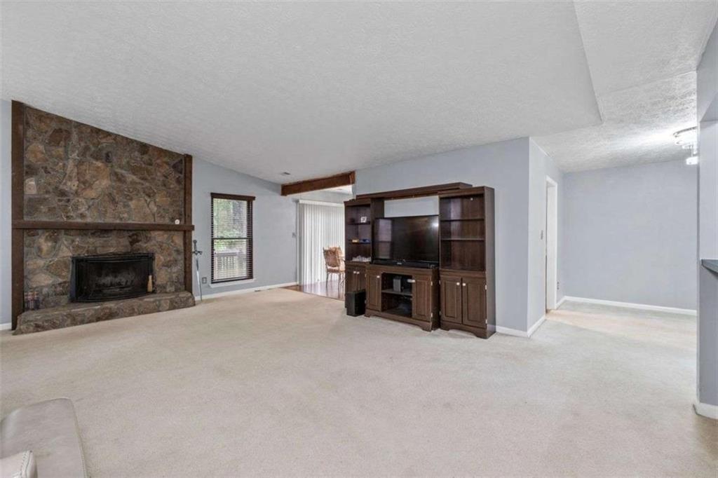 9383 Woodknoll Way