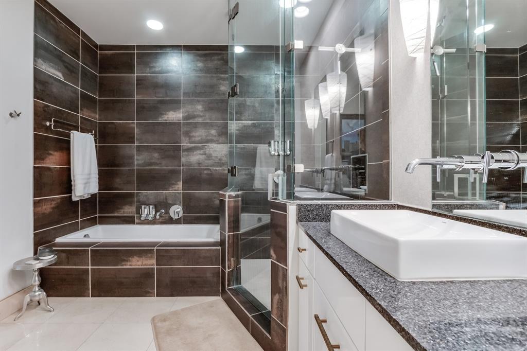 301 NE 4th Street Unit: 7