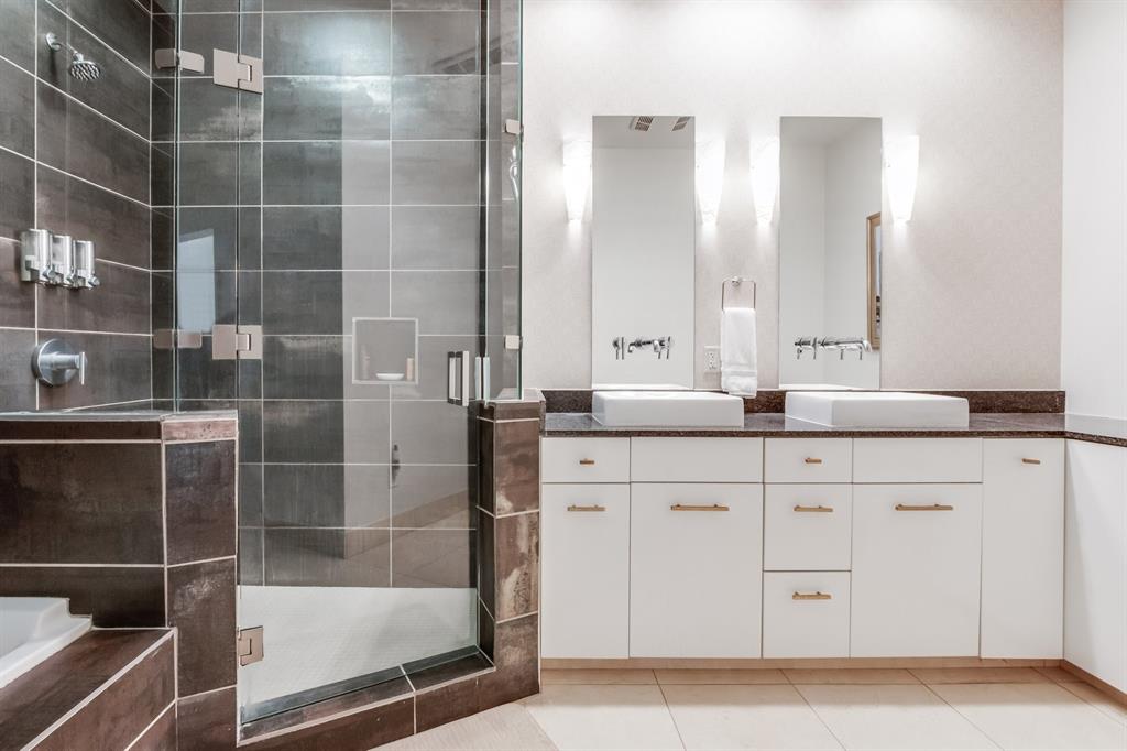 301 NE 4th Street Unit: 7