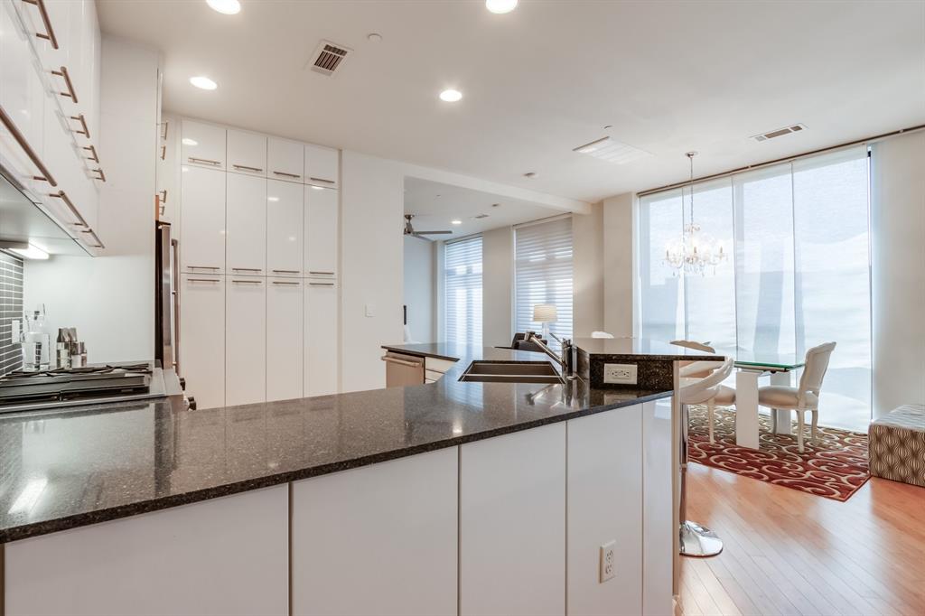 301 NE 4th Street Unit: 7