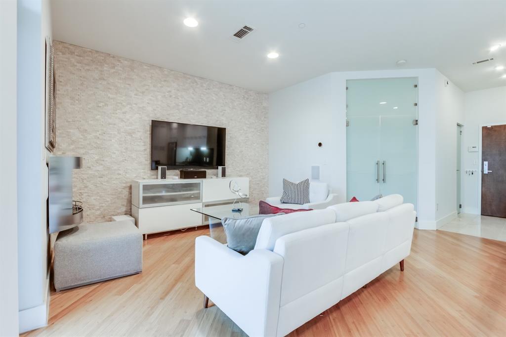 301 NE 4th Street Unit: 7