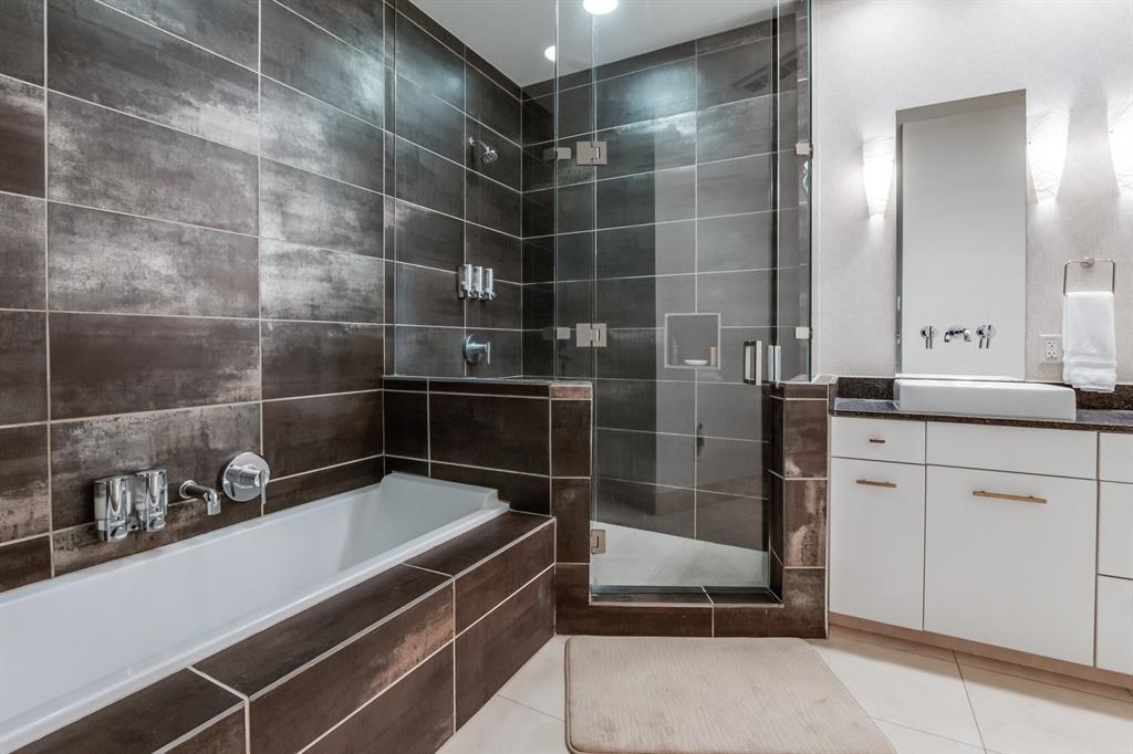 301 NE 4th Street Unit: 7
