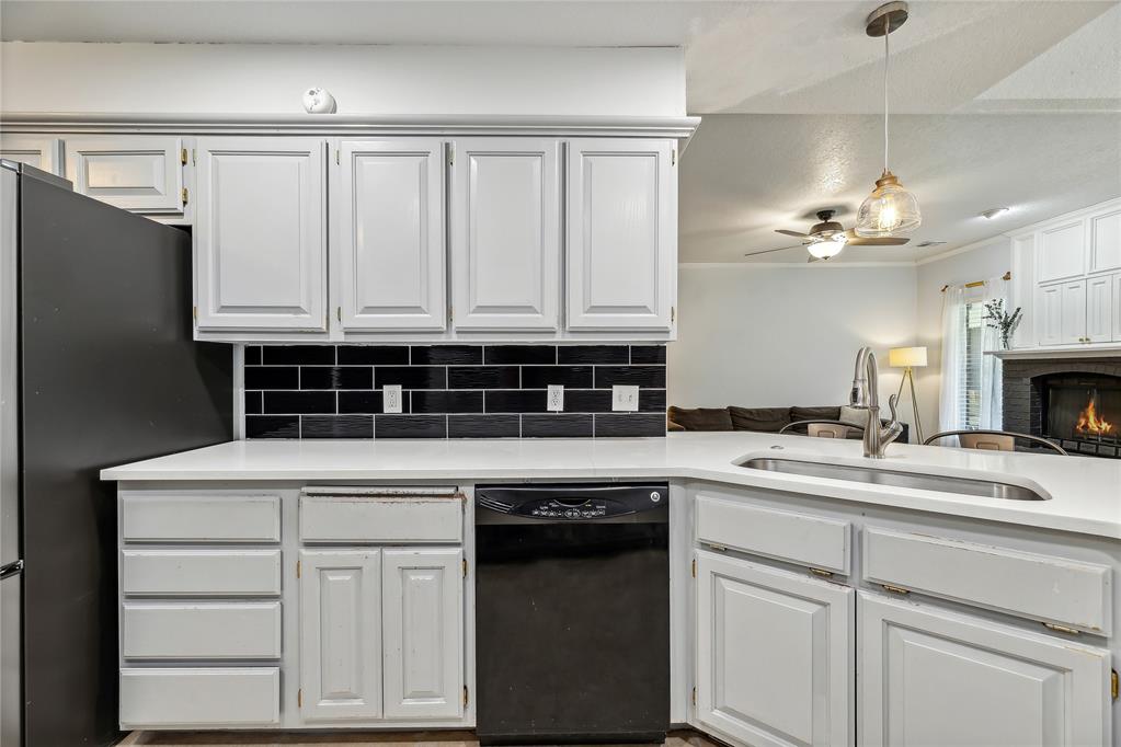 18501 Chestnut Oak Drive