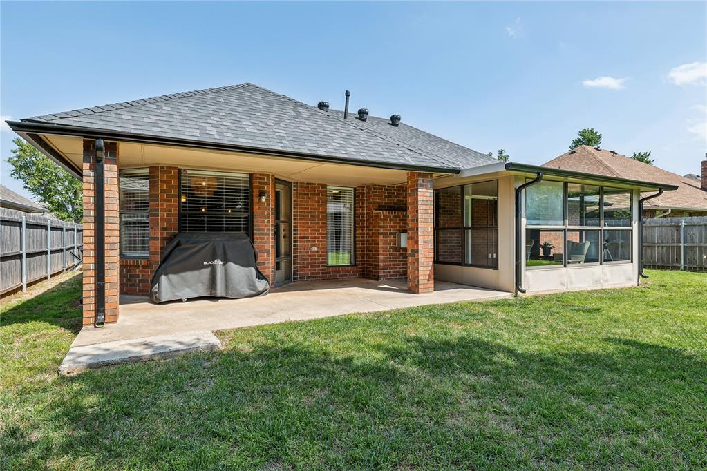 18501 Chestnut Oak Drive