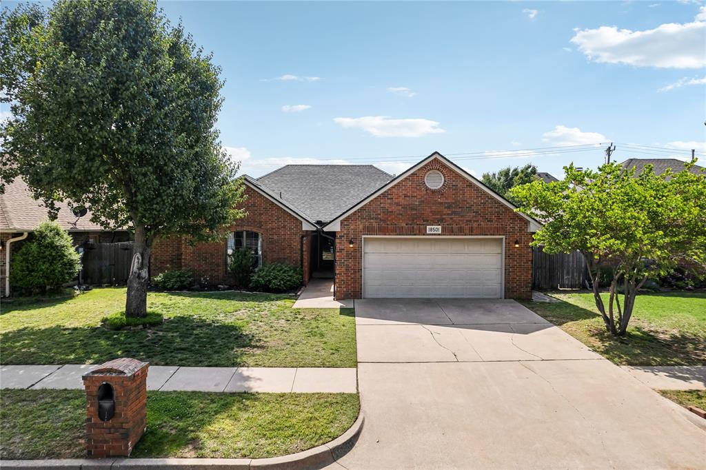 18501 Chestnut Oak Drive
