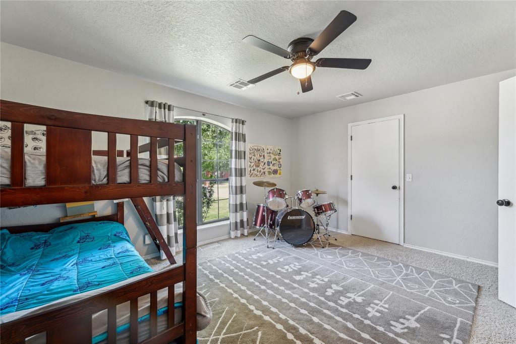 18501 Chestnut Oak Drive