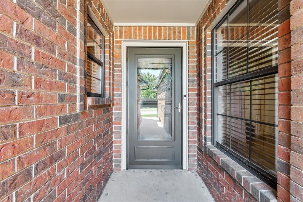 18501 Chestnut Oak Drive