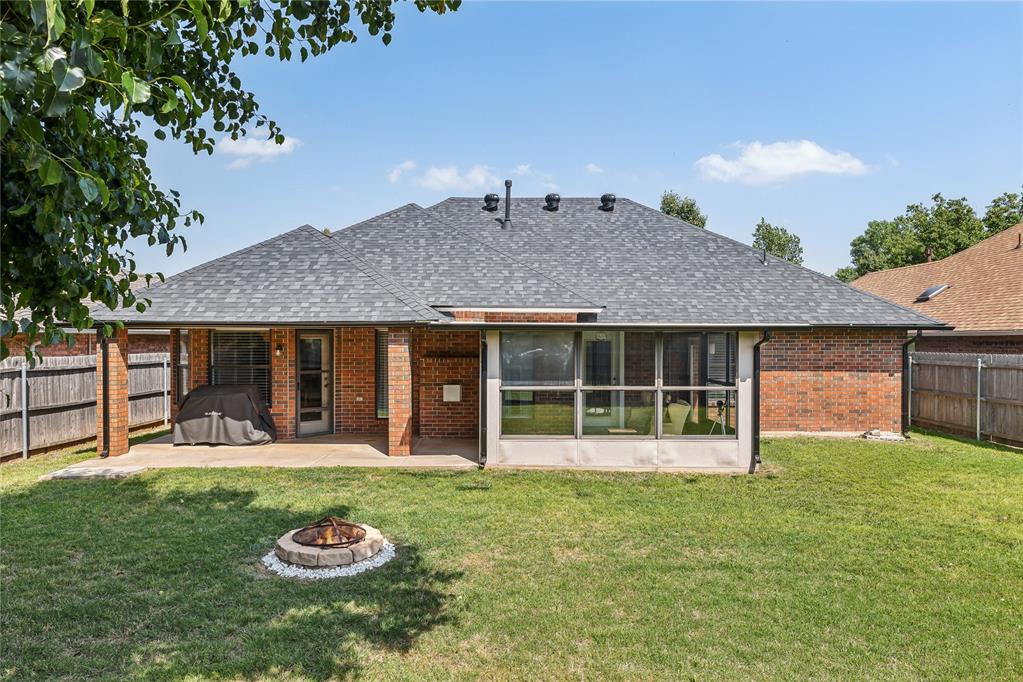 18501 Chestnut Oak Drive