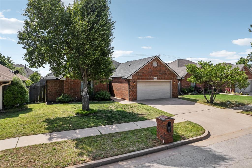 18501 Chestnut Oak Drive