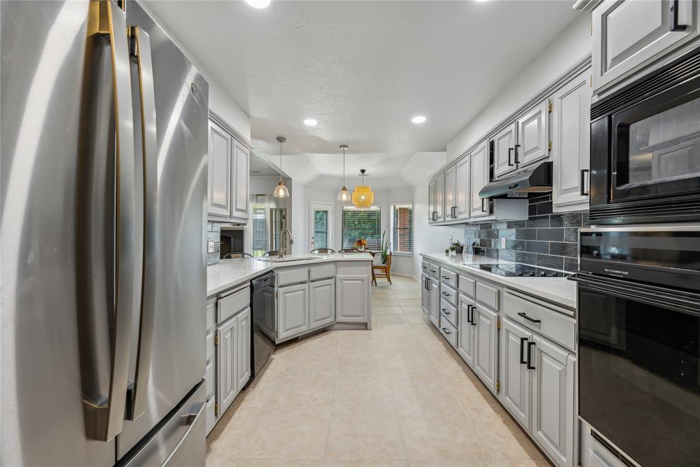 18501 Chestnut Oak Drive