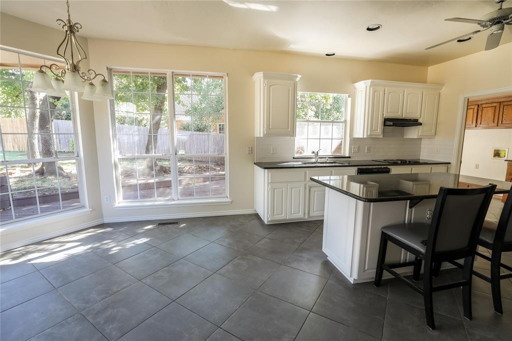 605 Heatherstone Road