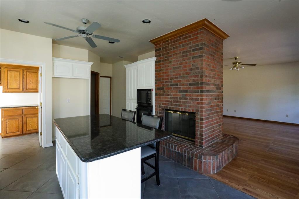 605 Heatherstone Road