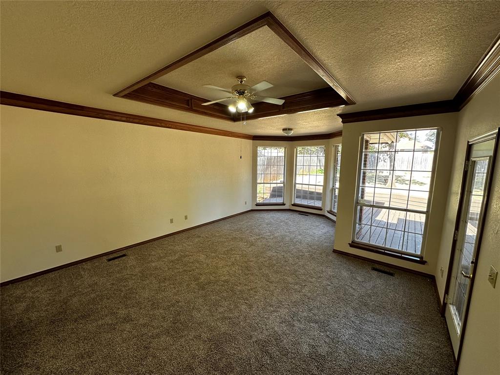 605 Heatherstone Road
