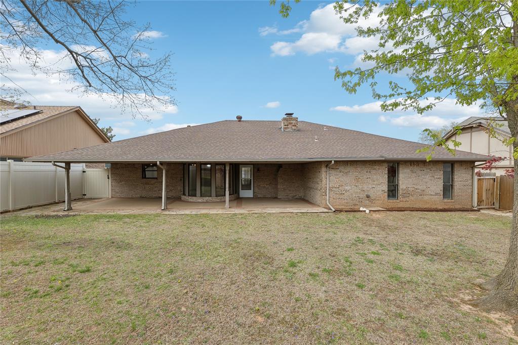 9112 Oak Hollow Drive