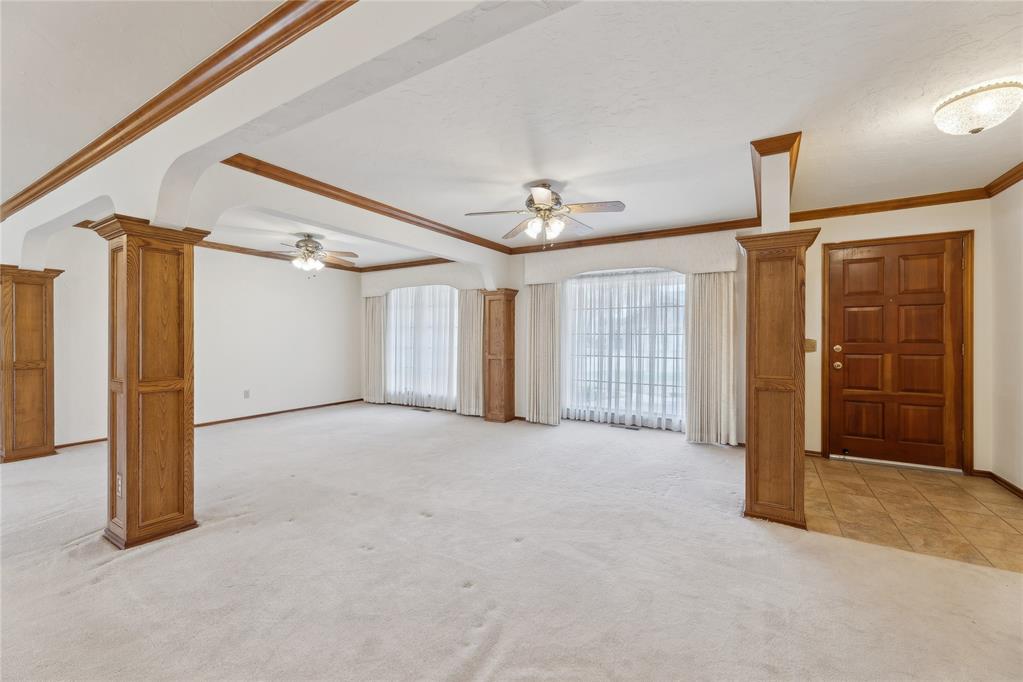 9112 Oak Hollow Drive