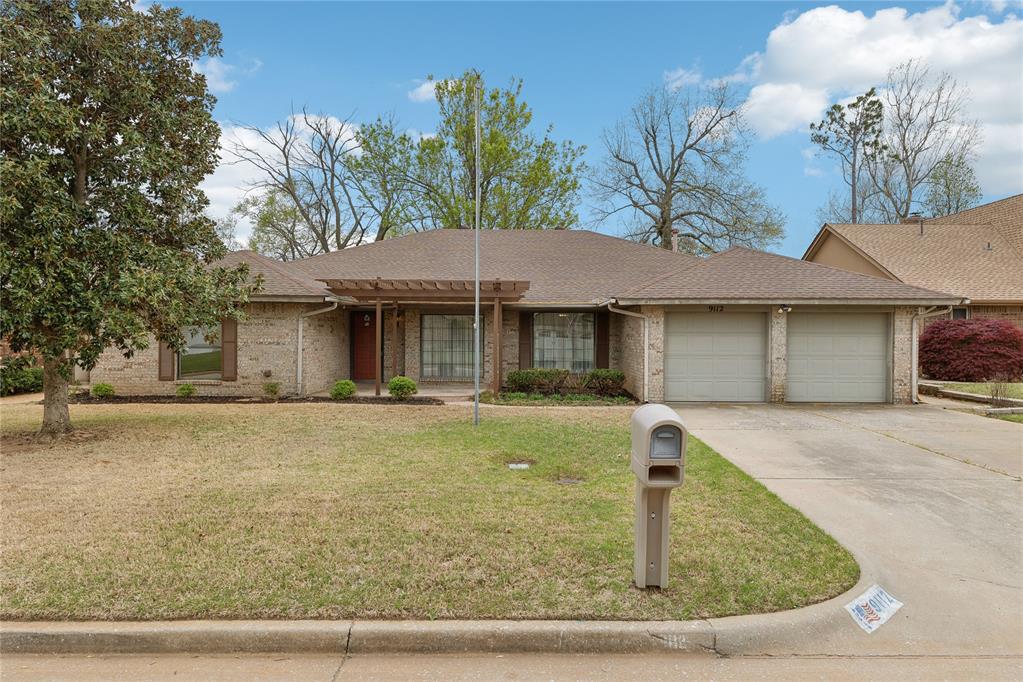 9112 Oak Hollow Drive