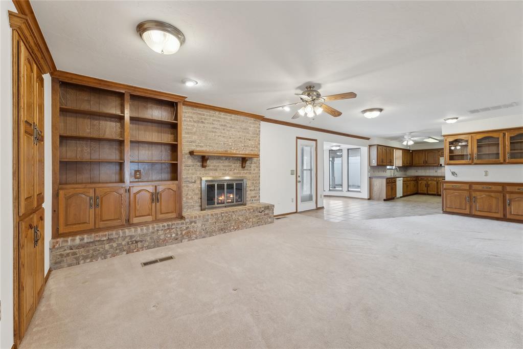 9112 Oak Hollow Drive