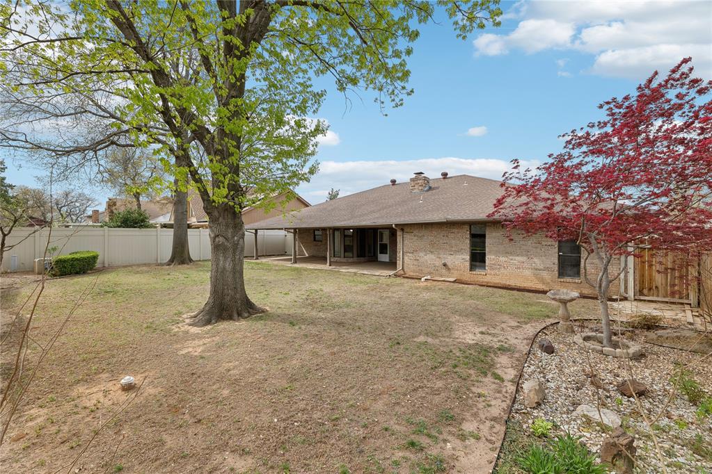 9112 Oak Hollow Drive