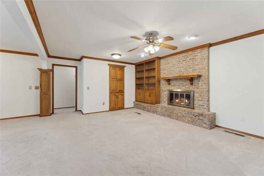 9112 Oak Hollow Drive