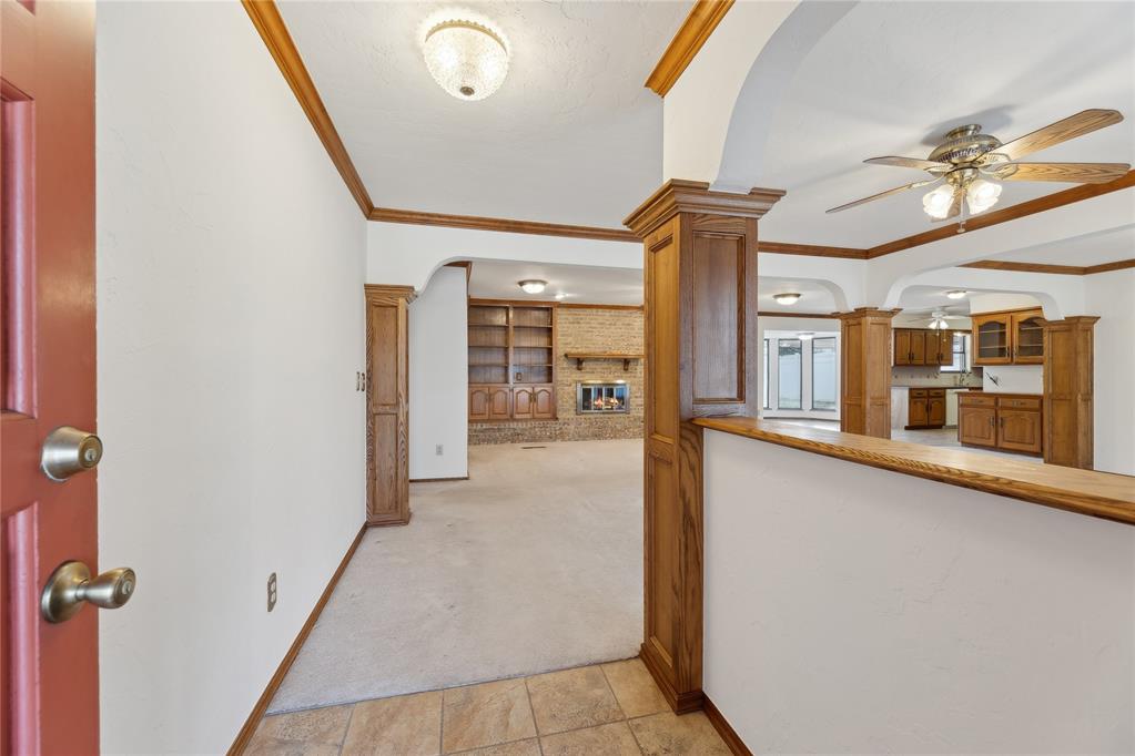 9112 Oak Hollow Drive