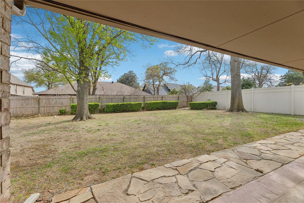 9112 Oak Hollow Drive