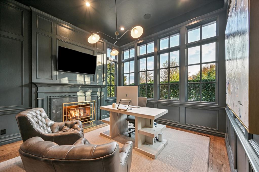 1401 Oak Tree Drive