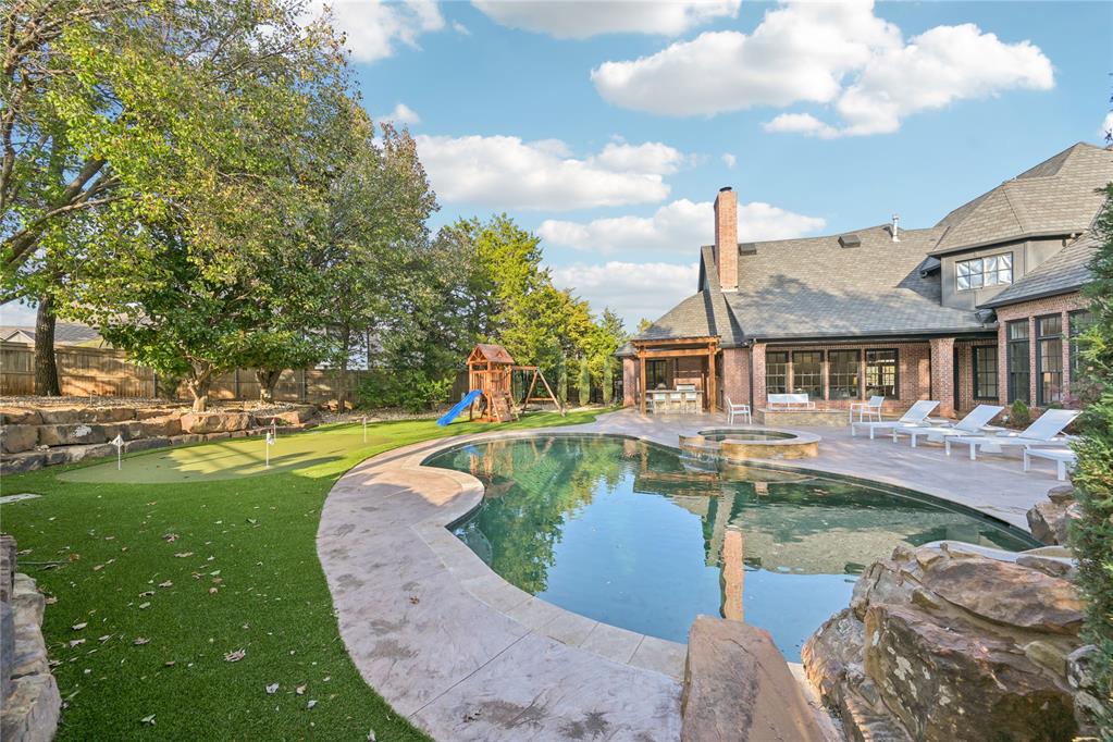 1401 Oak Tree Drive