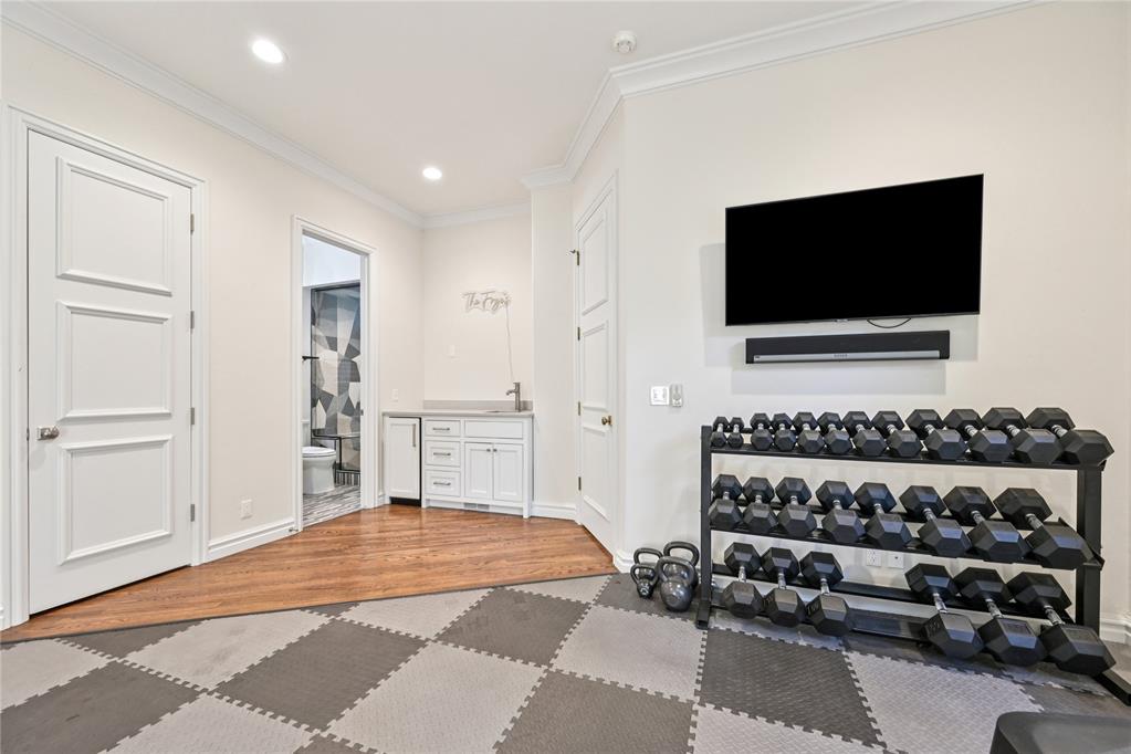 1401 Oak Tree Drive