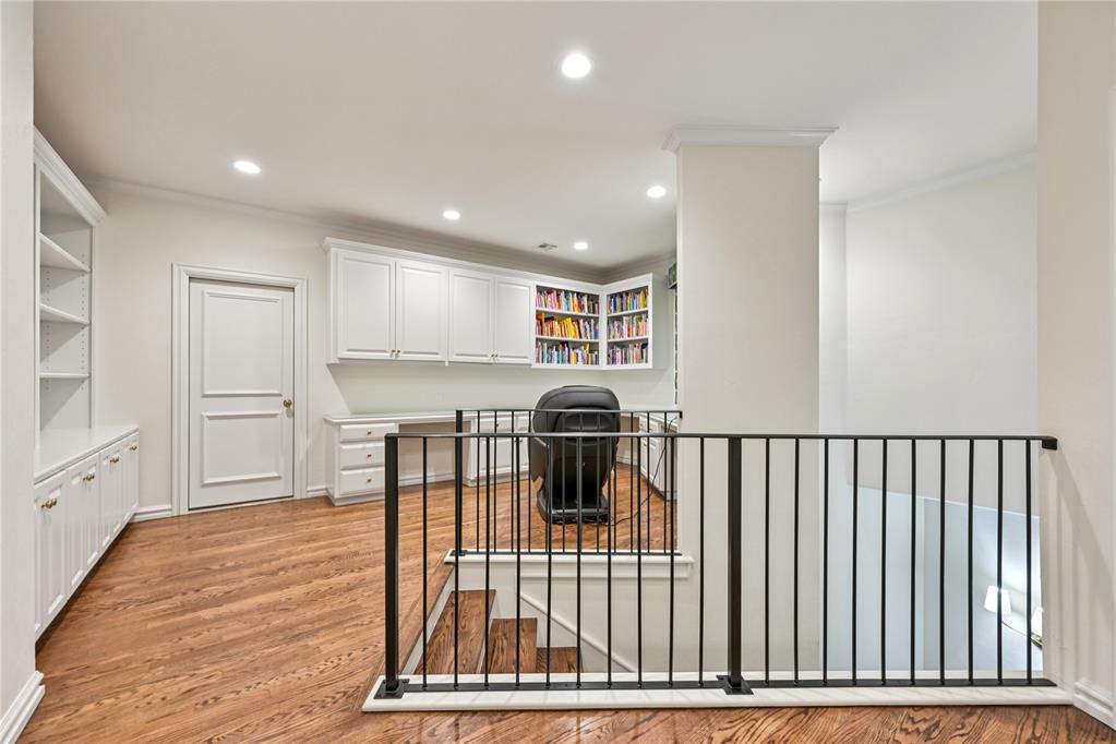 1401 Oak Tree Drive