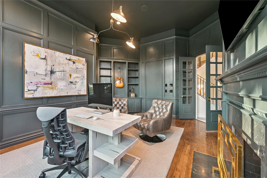 1401 Oak Tree Drive