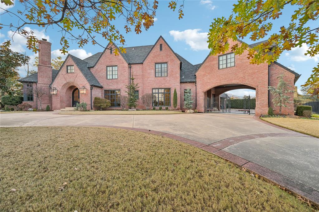 1401 Oak Tree Drive