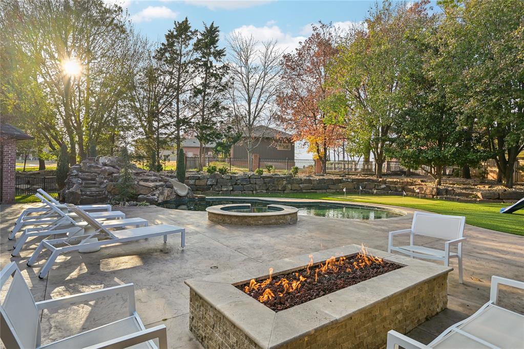 1401 Oak Tree Drive