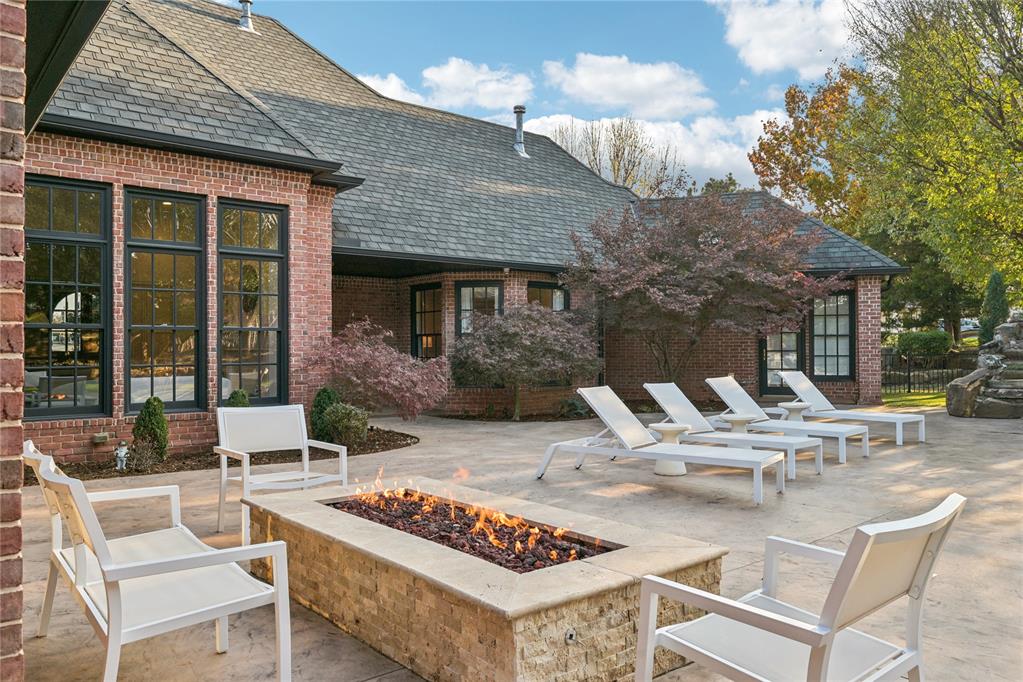 1401 Oak Tree Drive