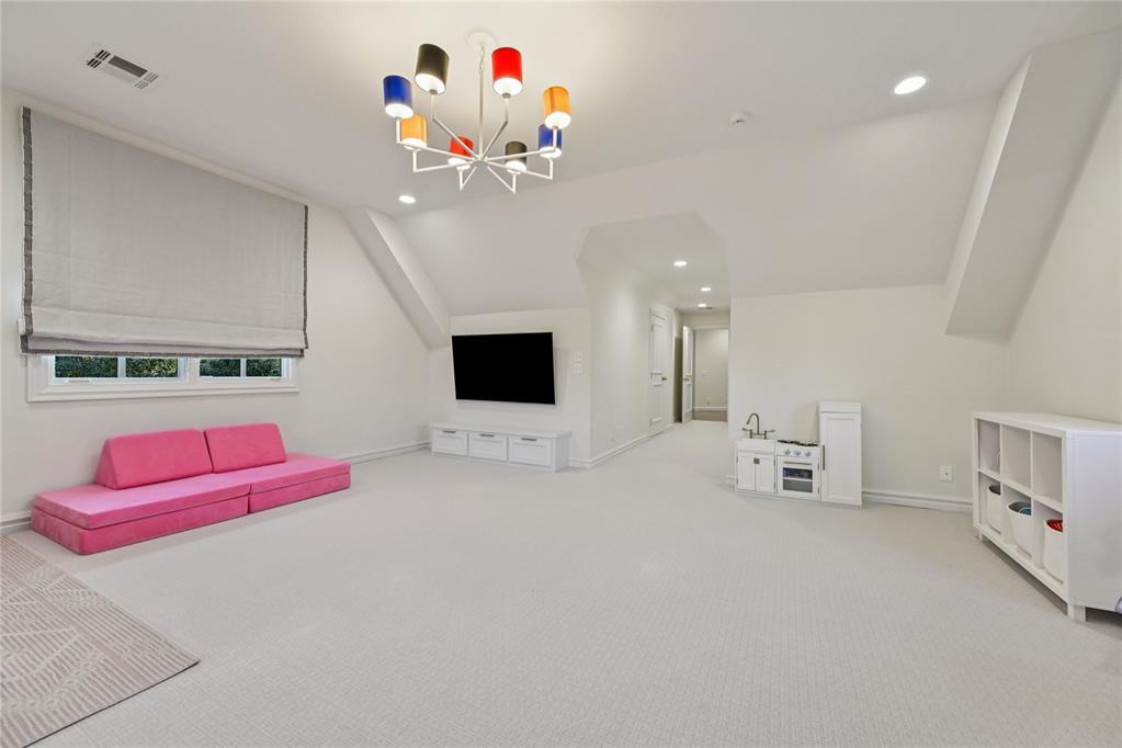 1401 Oak Tree Drive