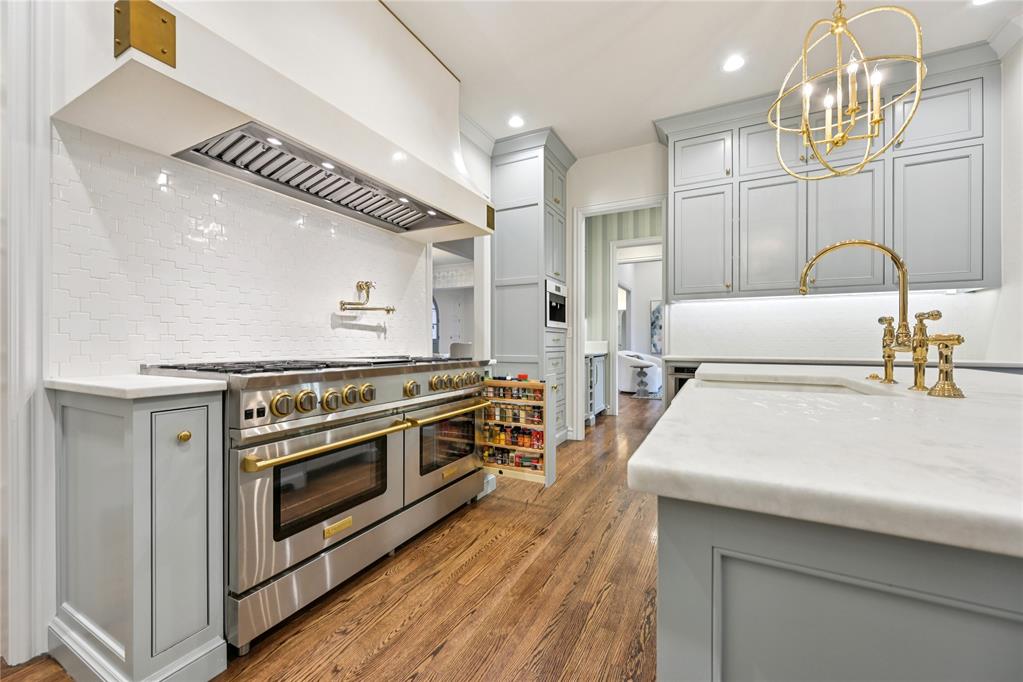 1401 Oak Tree Drive