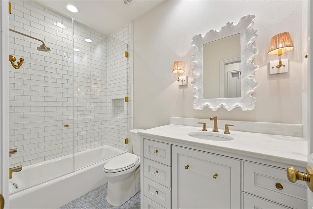 1401 Oak Tree Drive