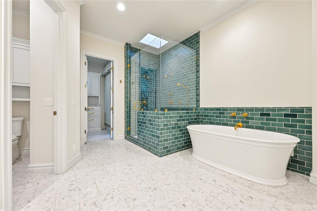 1401 Oak Tree Drive